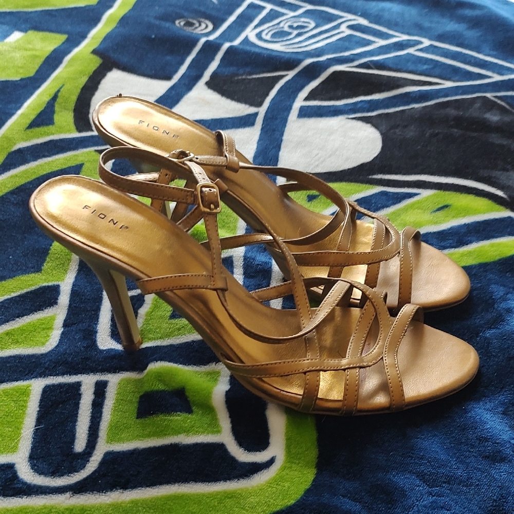FIONI Clothing Gold Strappy Heels